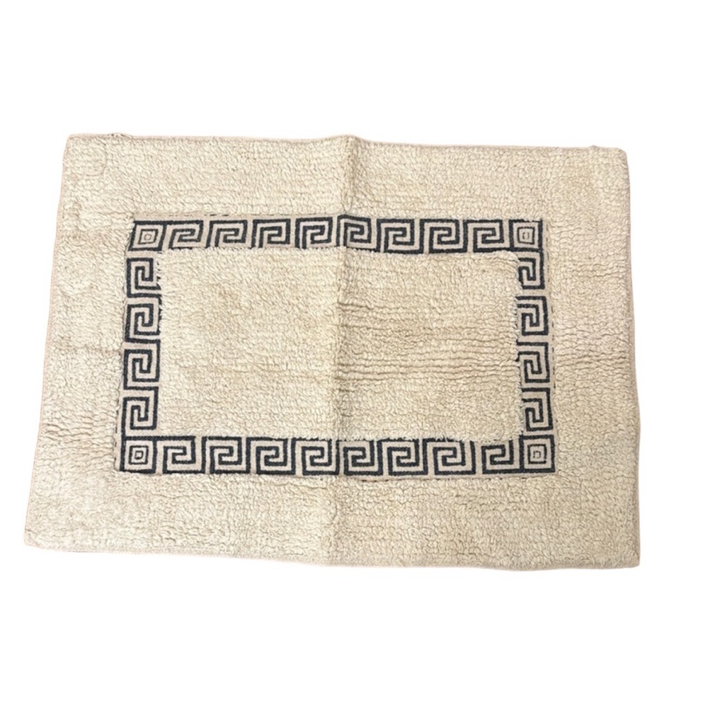 Grecian bath mat. Cream and navy. GUC
